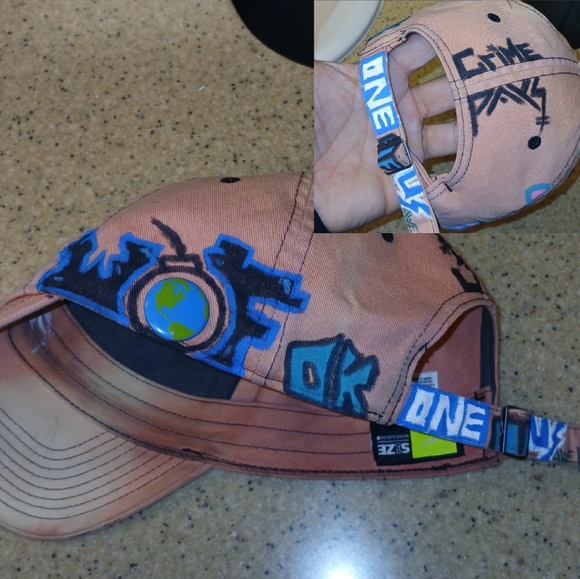 Hand painted CRIME PAYS Strapback Hat - Picture 2 of 7
